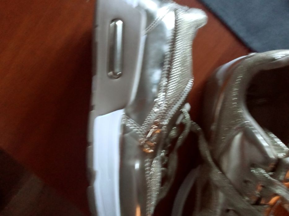 Buty sportowe damskie snikersy 39lote