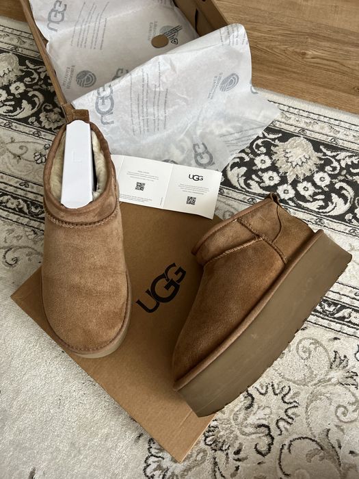 Ugg на масивній платформі