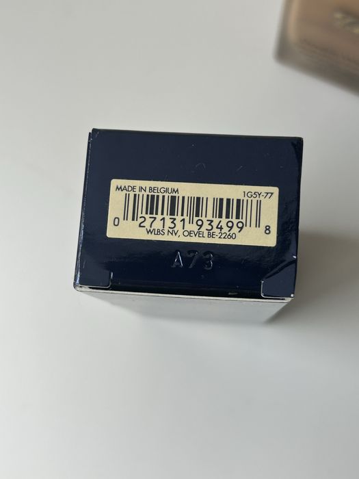 Тональна основа Estēe Lauder