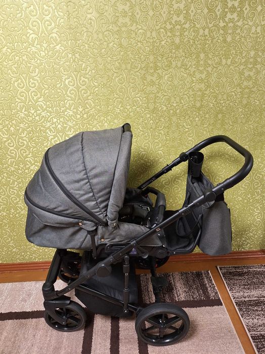 Продам коляску Adamex  Porto light 2в 1