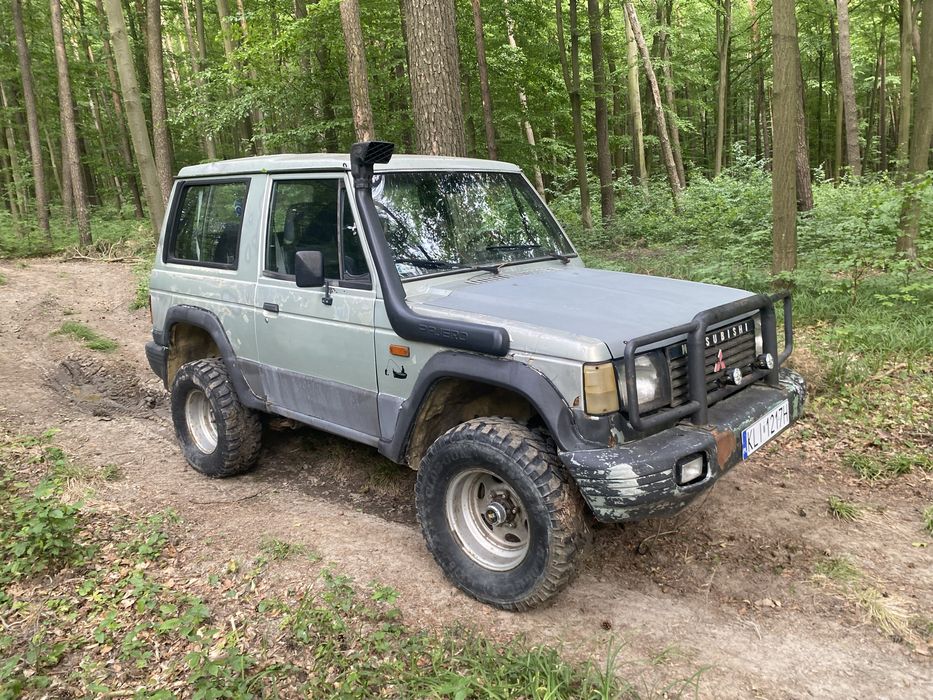 Mitsubishi Pajero I 2.6 LPG 1991r zdrowa rama