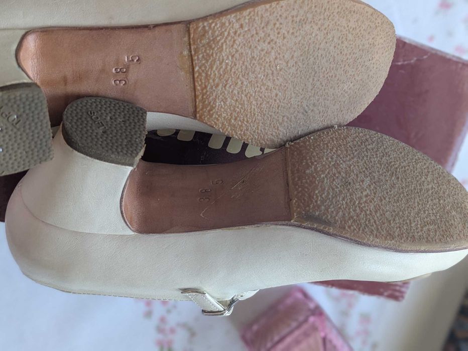 Skórzane czółenka