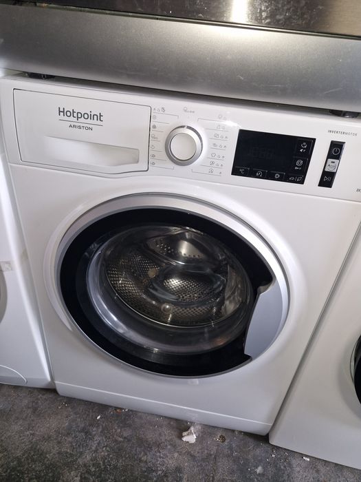 Ate 31 /12 VARIAS MÁQUINAS de lavar roupa 8 kg 225€