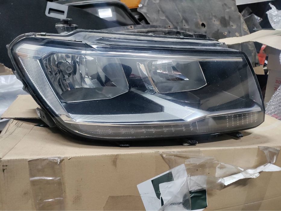 Фара права Фольксваген Тігуан 2