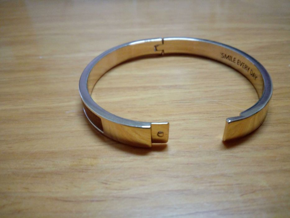 Conjunto de 2 Pulseiras banhadas a ouro, novas, com caixa