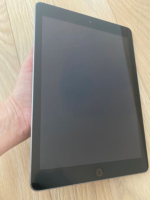 IPad 6 generacja 32 GB + etui Warszawa Żoliborz • OLX.pl