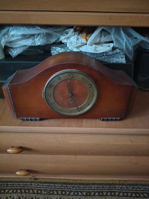 ;Камінний годинник