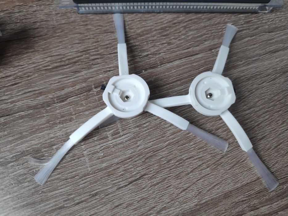 Продам, 450грн новие  запчасти     Xiaomi Mi Robot
 Vacuum-Mop Essenti