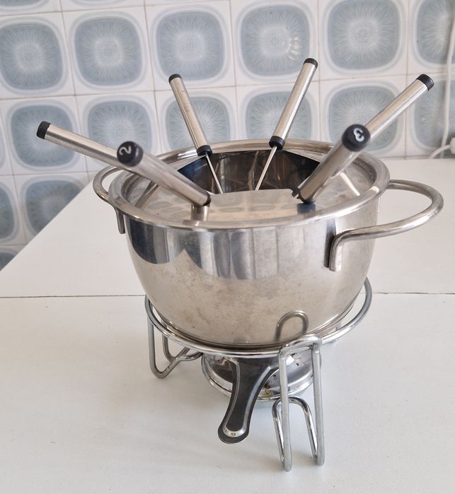 Fondue em inox com acessórios