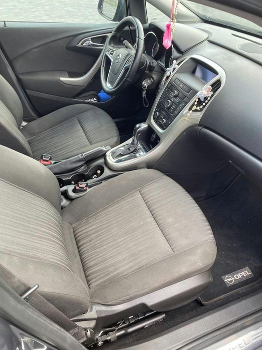Opel Astra J 2010р