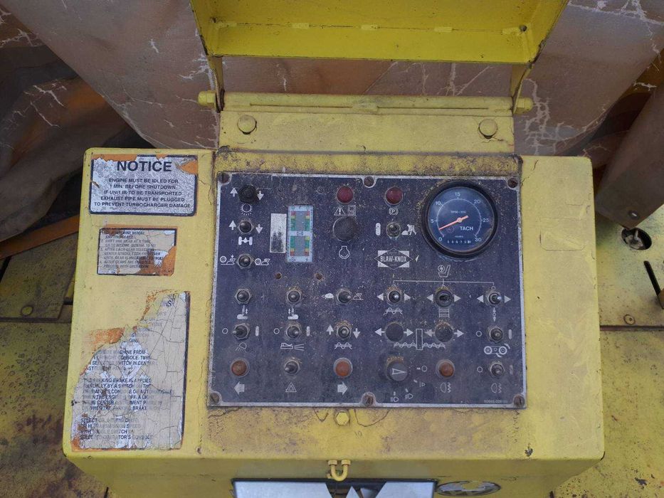 Асфальтоукладач Асфальтоукладчик Demag DF 110 P 1994