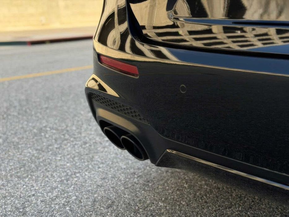 Maserati Ghibli      2019