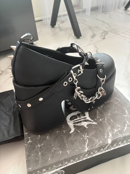 Demonia Camel 33 41 розмір 27,6 см