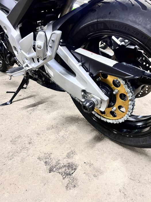 Японський мотоцикл Suzuki GSR 600 з Японії