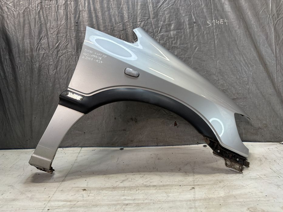 Błotnik Prawy Przód Opel Zafira A Lift K: Z157