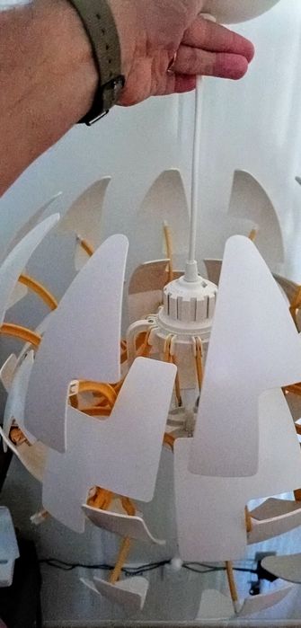 Candeeiro IKEA PS2014 amarelo e branco