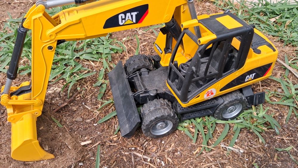 Escavadora Caterpillar para crianças - Bruder