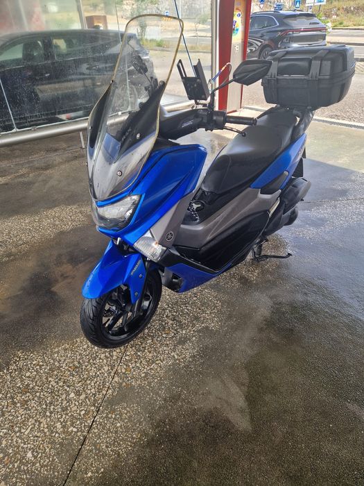 Yamaha nmax azul 2020 .