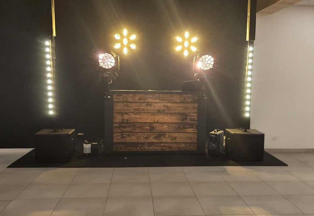 Dj wodzirej saksofonista wesele rocznica urodziny ciężki dym fotobudka wiatrak iskier gun CO2 kolowe miny dymne fontanny iskier banki mydlane Led