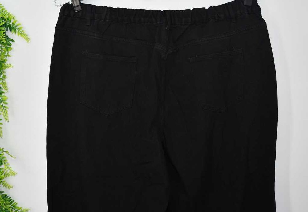 Jeansy z prostymi nogawkami i dziurami 4XL