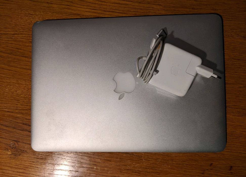 MacBook Air 13" (Early 2015) СРОЧНО