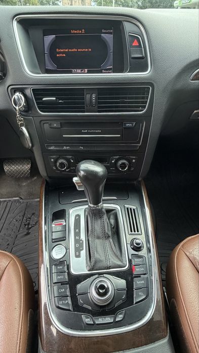 Продам Audi Q5 2012