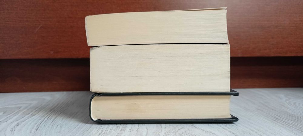 3x Gillian Flynn Zaginiona dziewczyna Mroczny zakątek Ostre przedmioty