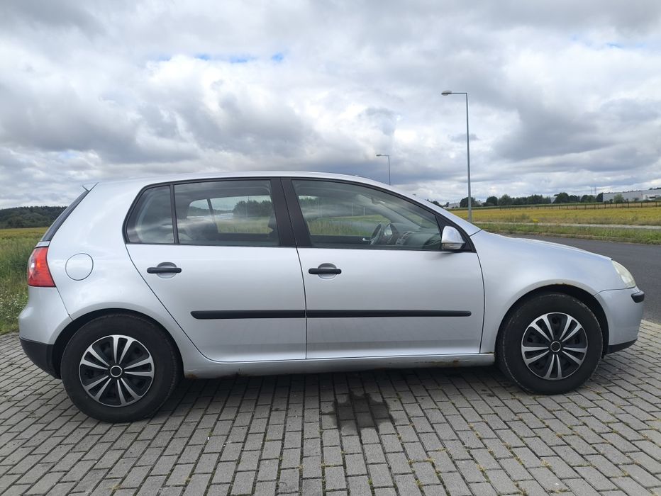 VW Golf 5 1.6MPI 105km 246tys przebiegu