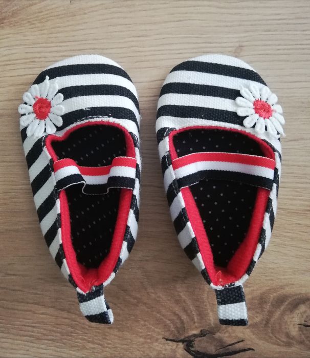 Niechodki-buciki w rozm. 18 (11cm)