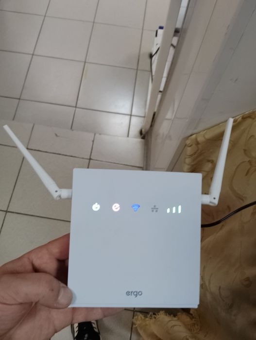 Wi-Fi роутер Ergo R0516 4G/3G White + акумулятор