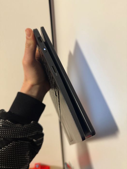 Toshiba Sharp Dynabook Portege X30W-J13 i5 256gb ssd 1кг сенсорний