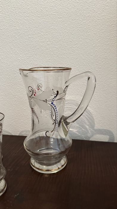 Conjunto de copos com jarro