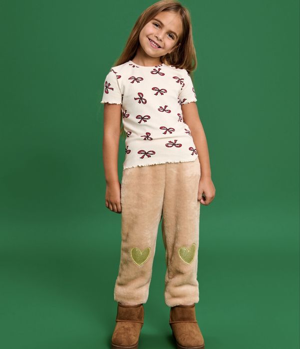 Штани на дівчинку