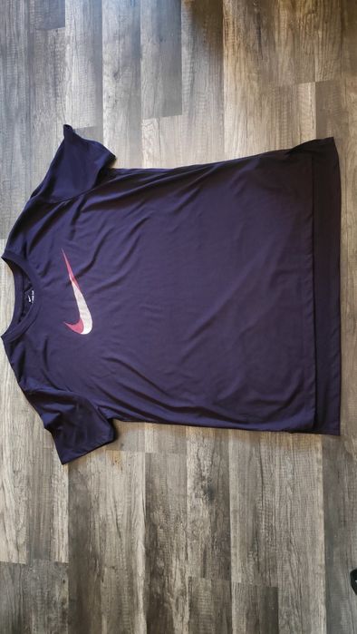 świetny t-shirt Nike Tee dri -fit stan idealny