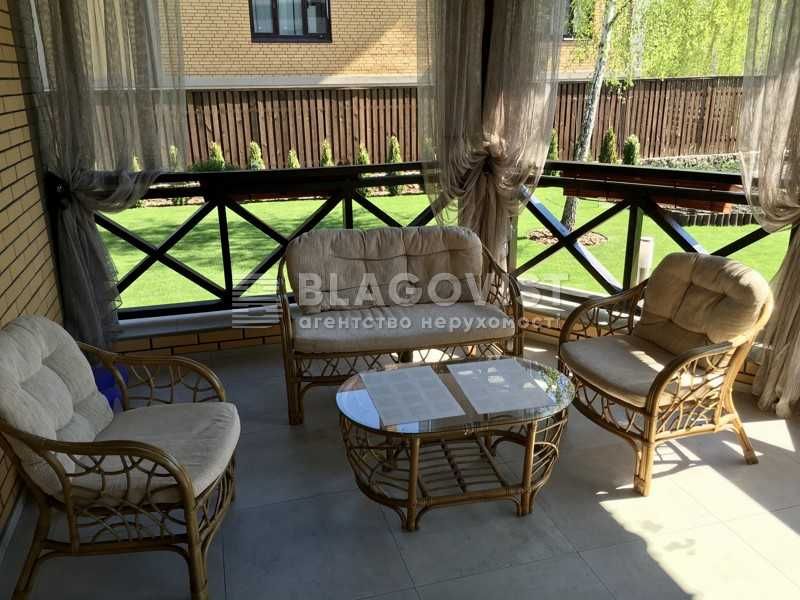 Новообуховская трасса КГ GreenWood -Дом 325 м кв  12 соток