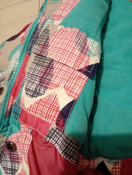 Używana kurtka zimowa dziewczęca na 122 cm