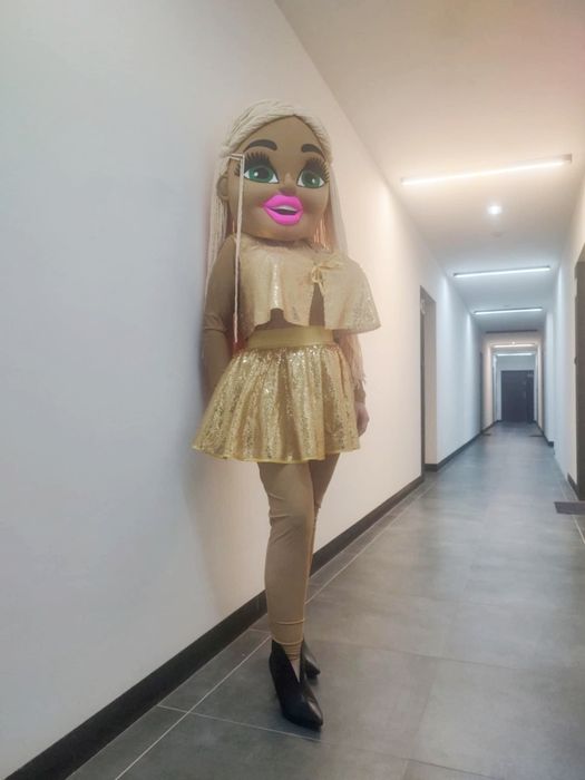 Pamela (Jessica) na imprezę