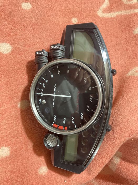 Приборная панель Ямаха UZF R1