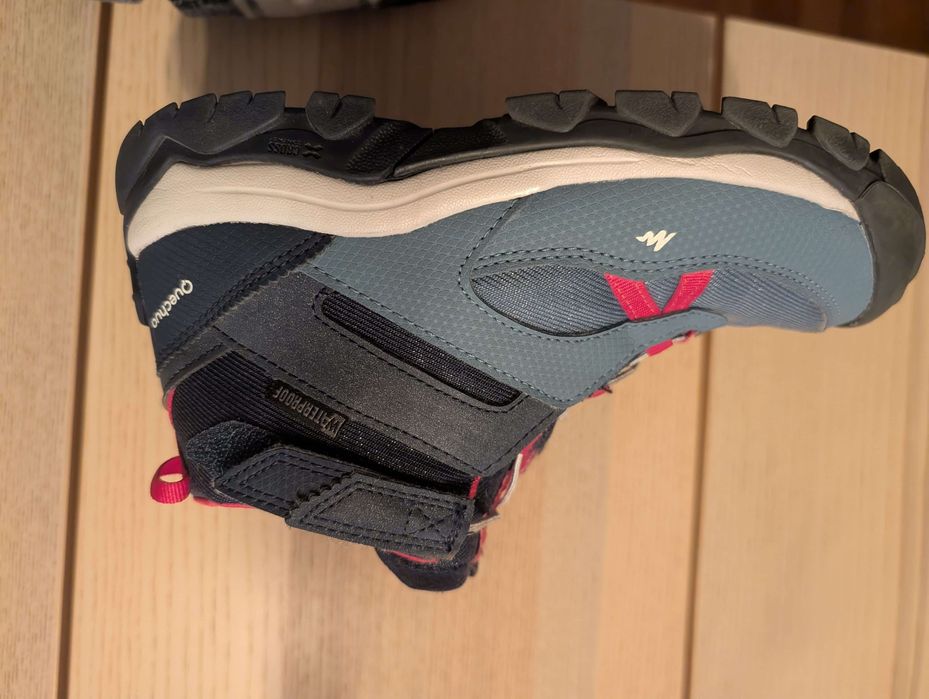 Quecha Mountain Boots - Size 34440458930281533444