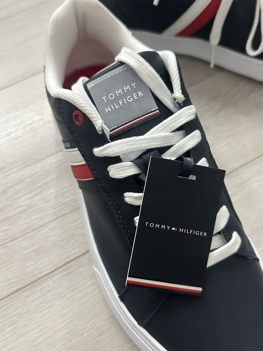 Шкіряні кросівкі Tommy Hilfiger 42 розмір (28см)