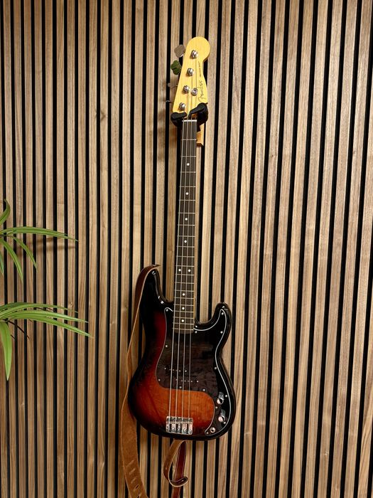 Vendo baixo elétrico Fender Player II P Bass RW 3TS