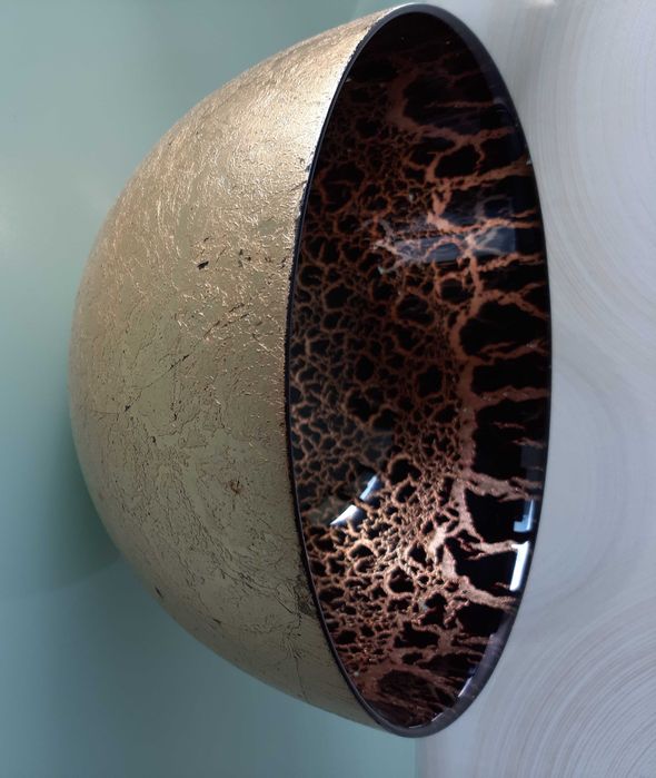 Taça em Vidro com acabamento dourado