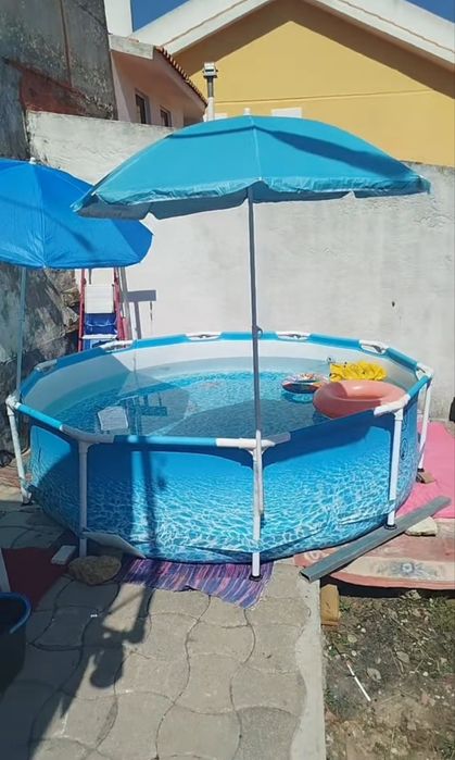 Vendo piscina nova