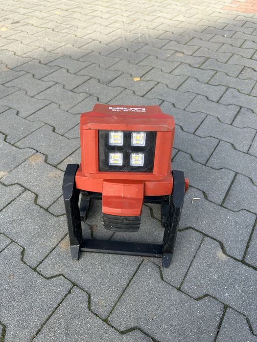 Lampa budowlana Hilti SL 6-22 z akumulatorem