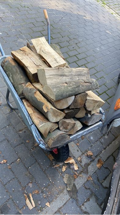 drewno kominkowe sezonowane warszawa okolice transport i układanie