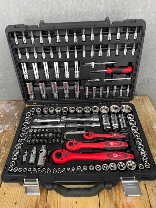 Набір інструментів професійний 151 од.; Cr-V INTERTOOL(ET-7151)