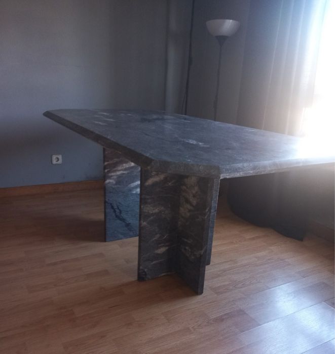 Mesa de mármore Cinzento