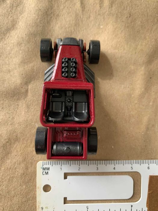 Carrinho Hot Wheels ( port. incluídos)
