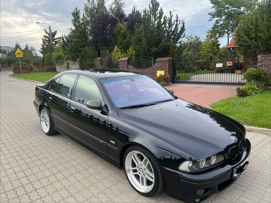 BMW M5 Europa. Carbon Swartz Metallic. Rarytas. Zamiana