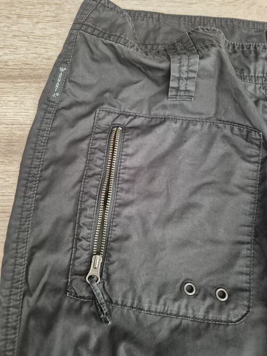 Armani Jeans spodnie cargo 46/31 XL/XXL
Polecam na XL/XXL
czarne 
Cien